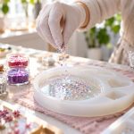 Paillettes pour la résine ajoutées dans un moule